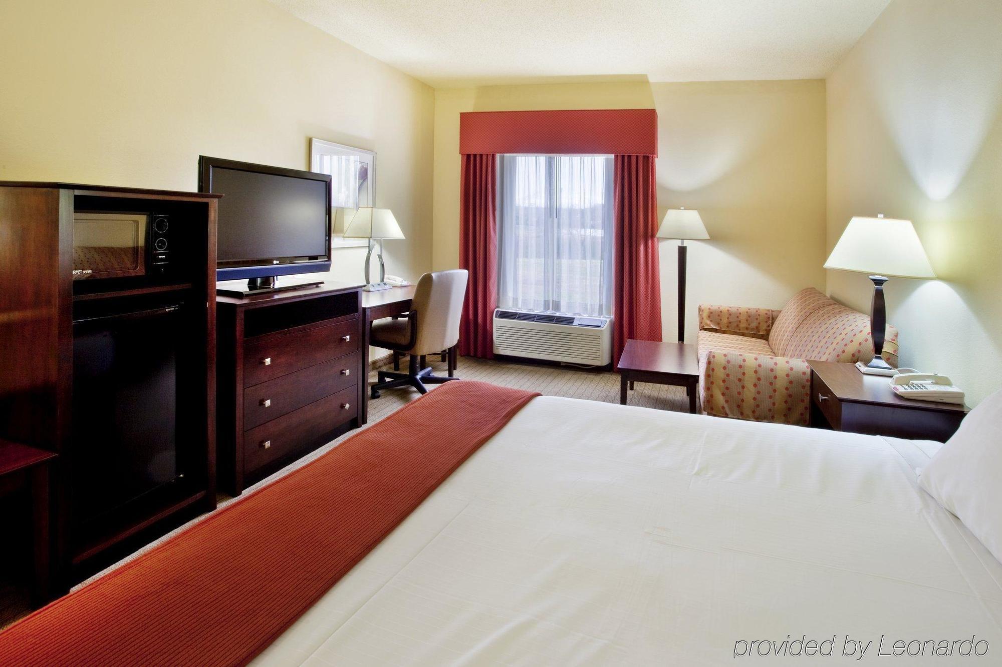Spark By Hilton Calhoun Room photo